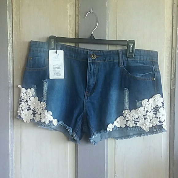snow wolf Pants - Snow Wolf Jean Shorts Distress Lace Flowers Studs